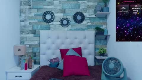 Snapshot of miss_evans_ chatting on May 12, 1:52 pm miss_evans_ online show from May 12, 1:52 pm