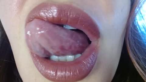 Snapshot of miss_evoleth2 chatting on October 10, 8:19 pm Miss Evoleth online show from October 10, 8:19 pm