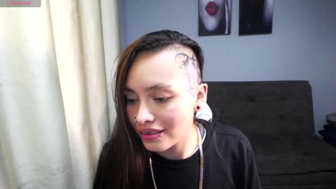 miss_foxxy_ online show from October 5, 5:17 am