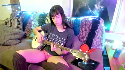 Snapshot of miss_ivy_rae chatting on February 26, 12:47 pm Ivy Rae online show from February 26, 12:47 pm