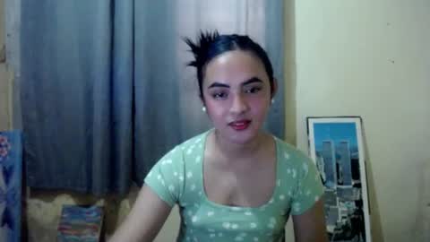 Snapshot of miss_jasmine_69x chatting on June 26, 4:17 am Miss jasmine online show from June 26, 4:17 am