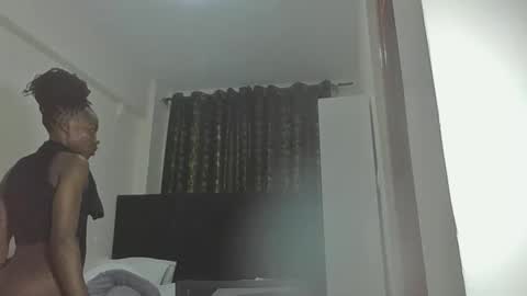 Miss Kiarrafit online show from November 18, 7:57 am