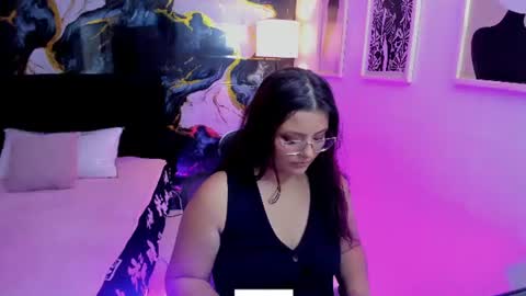 Snapshot of miss_kloee chatting on June 24, 11:53 am Kloe online show from June 24, 11:53 am