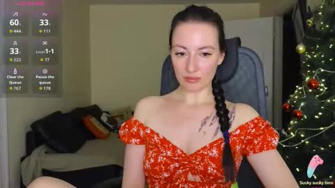 Laura online show from December 4, 1:53 pm