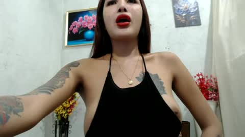 Snapshot of miss_lianslim chatting on June 24, 12:09 am inday online show from June 24, 12:09 am