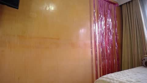 lilieth  online show from February 14, 7:10 pm