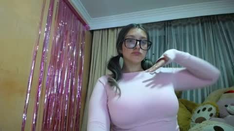 lilieth  online show from April 14, 11:33 pm