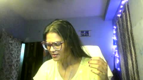 Snapshot of miss_mahi69 chatting on June 21, 5:04 pm Mahi online show from June 21, 5:04 pm