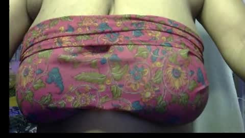 Snapshot of miss_mahi69 chatting on June 28, 11:22 pm Mahi online show from June 28, 11:22 pm