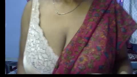 Snapshot of miss_mahi69 chatting on June 29, 1:33 pm Mahi online show from June 29, 1:33 pm