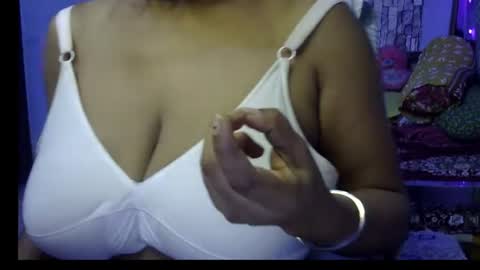 Snapshot of miss_mahi69 chatting on July 4, 2:23 pm Mahi online show from July 4, 2:23 pm