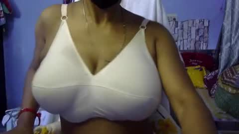 Snapshot of miss_mahi69 chatting on July 21, 4:26 am Mahi online show from July 21, 4:26 am