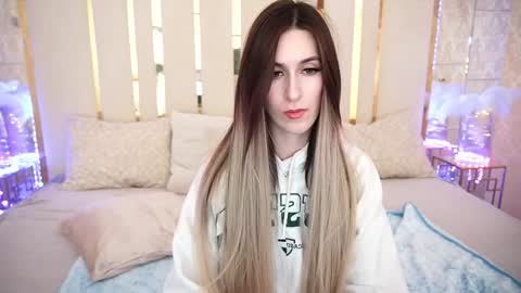   online show from December 5, 10:23 am