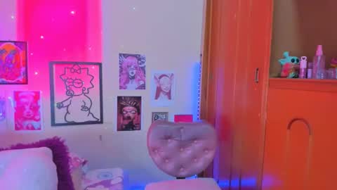 Snapshot of miss_meggaann chatting on February 7, 11:41 pm MEGG online show from February 7, 11:41 pm