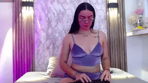 Snapshot of miss_merlin_ chatting on April 16, 4:24 am Merlin online show from April 16, 4:24 am