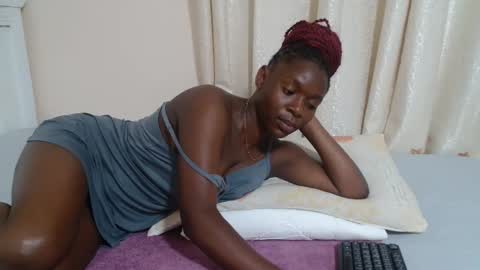 Snapshot of miss_monroee chatting on April 2, 4:54 am monroe online show from April 2, 4:54 am