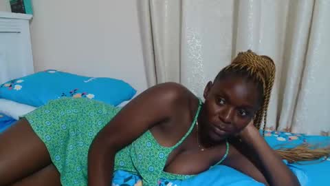 Snapshot of miss_monroee chatting on April 9, 11:26 am monroe online show from April 9, 11:26 am