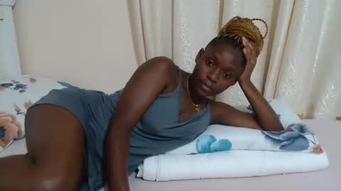 Snapshot of miss_monroee chatting on April 12, 2:38 am monroe online show from April 12, 2:38 am