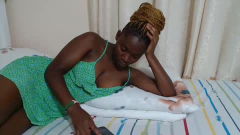 Snapshot of miss_monroee chatting on April 14, 2:01 pm monroe online show from April 14, 2:01 pm