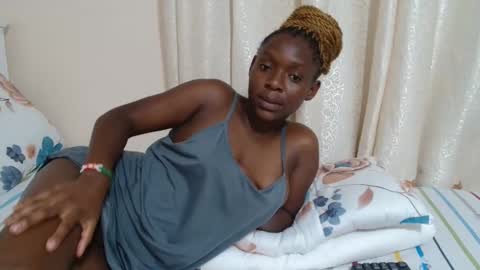 Snapshot of miss_monroee chatting on April 15, 2:07 am monroe online show from April 15, 2:07 am