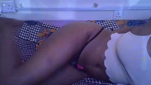 Snapshot of miss_rihanna2 chatting on January 15, 7:50 pm miss_rihanna2 online show from January 15, 7:50 pm