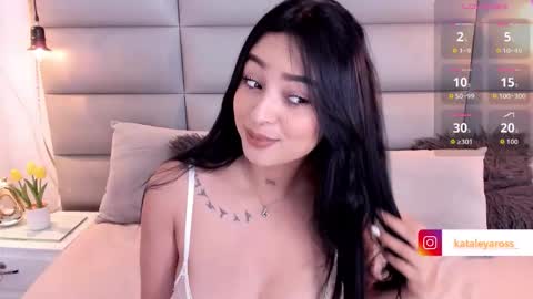 Snapshot of miss_ross_ chatting on October 15, 12:44 am onlyfanskataleyaross online show from October 15, 12:44 am