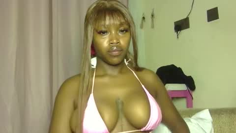 miss_sexyyy online show from December 18, 12:49 am