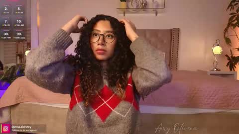 Amy Olivera online show from October 22, 1:11 pm