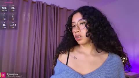 Amy Olivera online show from November 20, 1:00 pm