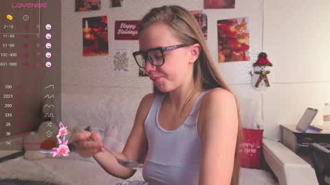 Snapshot of miss_sweetbb chatting on March 31, 4:57 am Bella online show from March 31, 4:57 am