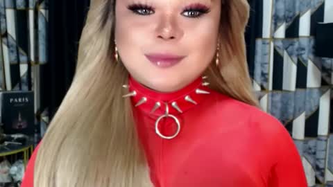 Snapshot of miss_tyraxxx chatting on October 24, 6:59 pm Tyra Davenport online show from October 24, 6:59 pm