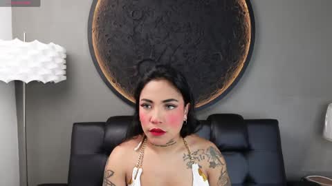 Vaiolette online show from June 1, 11:01 am