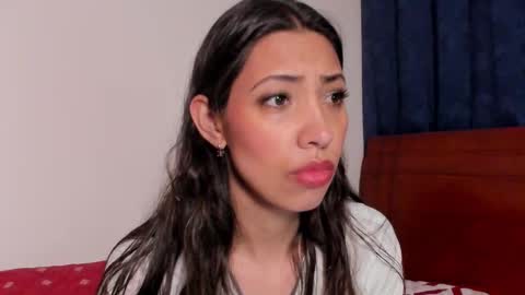 Miss Veronica online show from November 18, 1:15 pm