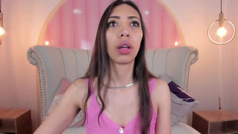 Snapshot of miss_veronicaa chatting on December 11, 11:30 am Veronica summer 7AM to 1500 PM hour GMT-5 online show from December 11, 11:30 am