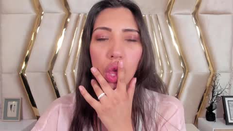 Snapshot of miss_veronicaa chatting on December 12, 5:59 pm Veronica summer 7AM to 1500 PM hour GMT-5 online show from December 12, 5:59 pm