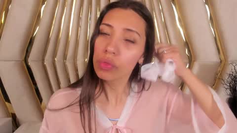 Snapshot of miss_veronicaa chatting on January 2, 5:50 pm Veronica summer 7AM to 1500 PM hour GMT-5 online show from January 2, 5:50 pm