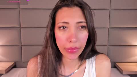 Snapshot of miss_veronicaa chatting on January 3, 2:40 pm Veronica summer 7AM to 1500 PM hour GMT-5 online show from January 3, 2:40 pm