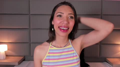Snapshot of miss_veronicaa chatting on January 25, 11:44 am Veronica summer 7AM to 1500 PM hour GMT-5 online show from January 25, 11:44 am