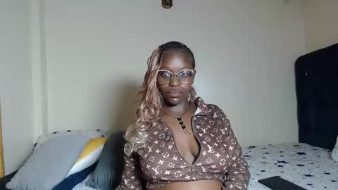 Snapshot of miss_wetcherry chatting on May 14, 11:33 pm Cherie Independent model online show from May 14, 11:33 pm