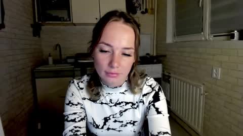 miss_you20 online show from October 7, 8:39 pm