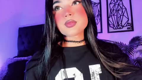 miss_zz online show from December 1, 12:10 pm