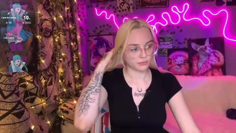 Snapshot of missa__amane chatting on December 9, 11:45 pm Misa online show from December 9, 11:45 pm