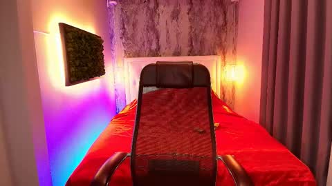 Eva online show from October 15, 8:42 pm