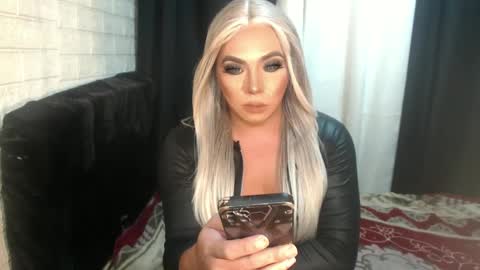 AIRA online show from December 5, 6:33 pm