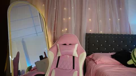 missara_ online show from March 19, 12:03 am