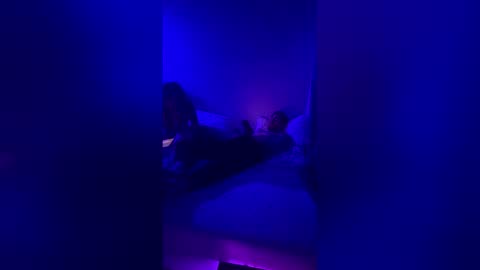 Snapshot of missbehaving01 chatting on December 20, 1:29 pm missbehaving01 online show from December 20, 1:29 pm