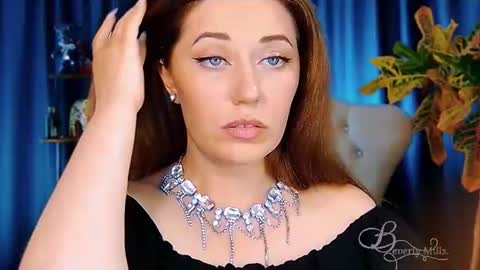 The divine Beverly online show from June 11, 12:25 pm
