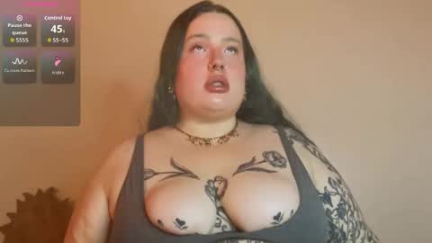 Snapshot of missbika chatting on November 20, 1:06 am Miss Bika online show from November 20, 1:06 am