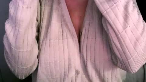 Snapshot of missbiny chatting on June 16, 10:01 pm Avamlash online show from June 16, 10:01 pm
