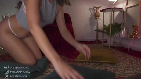missbunnygirl online show from March 18, 2:09 pm